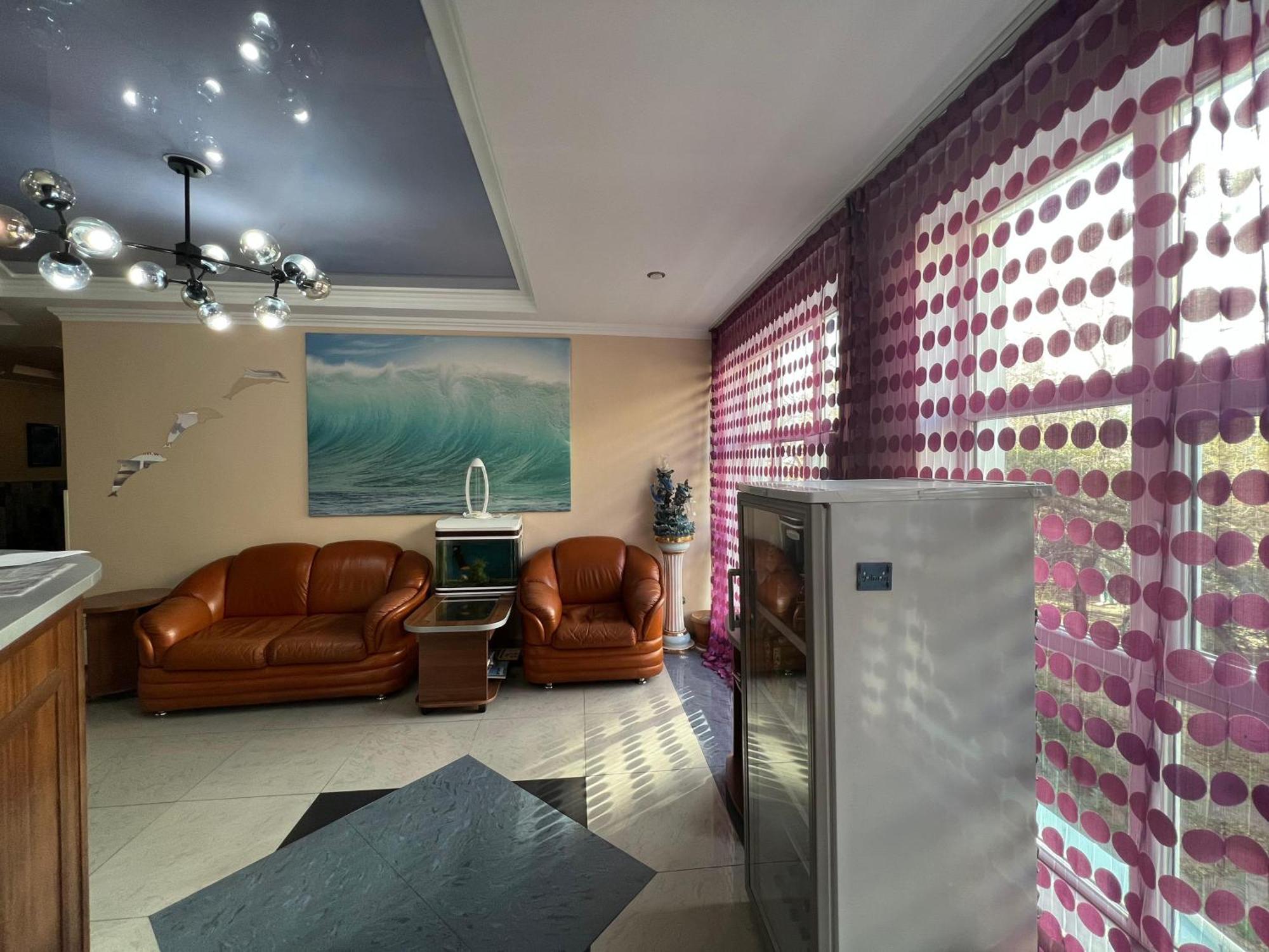 Three Dolphins Hotel Aktau  Extérieur photo