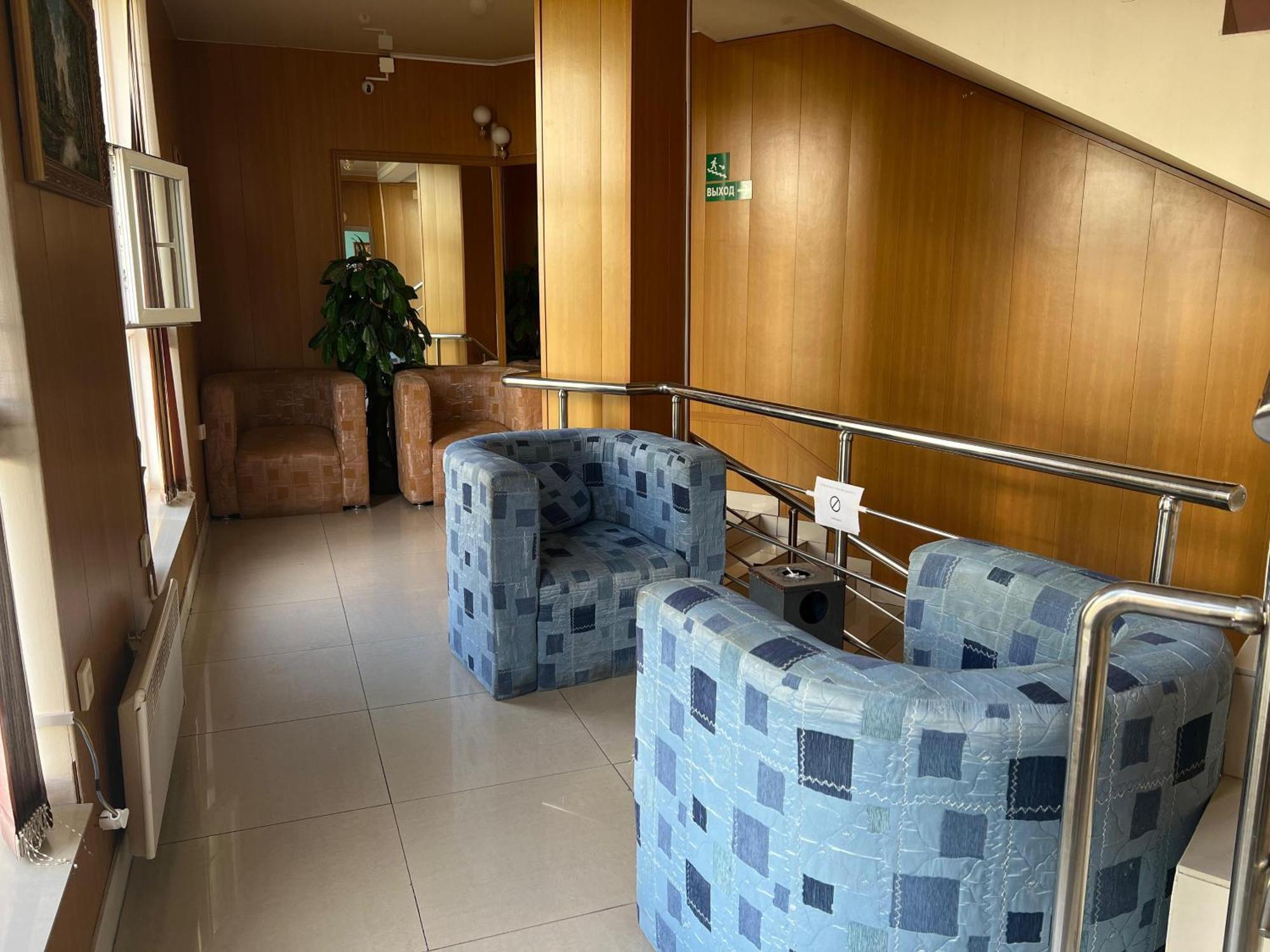 Three Dolphins Hotel Aktau  Extérieur photo