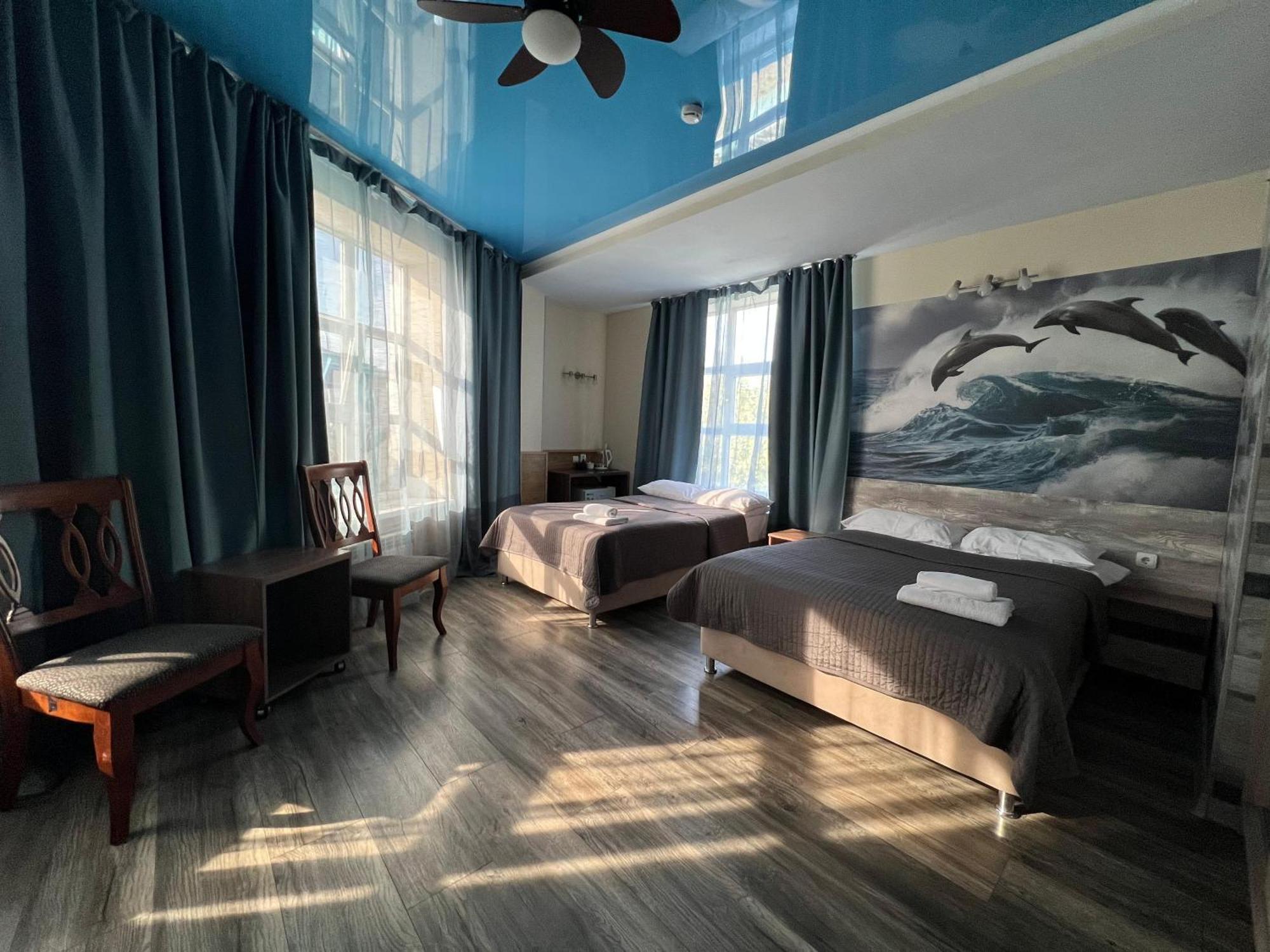 Three Dolphins Hotel Aktau  Extérieur photo