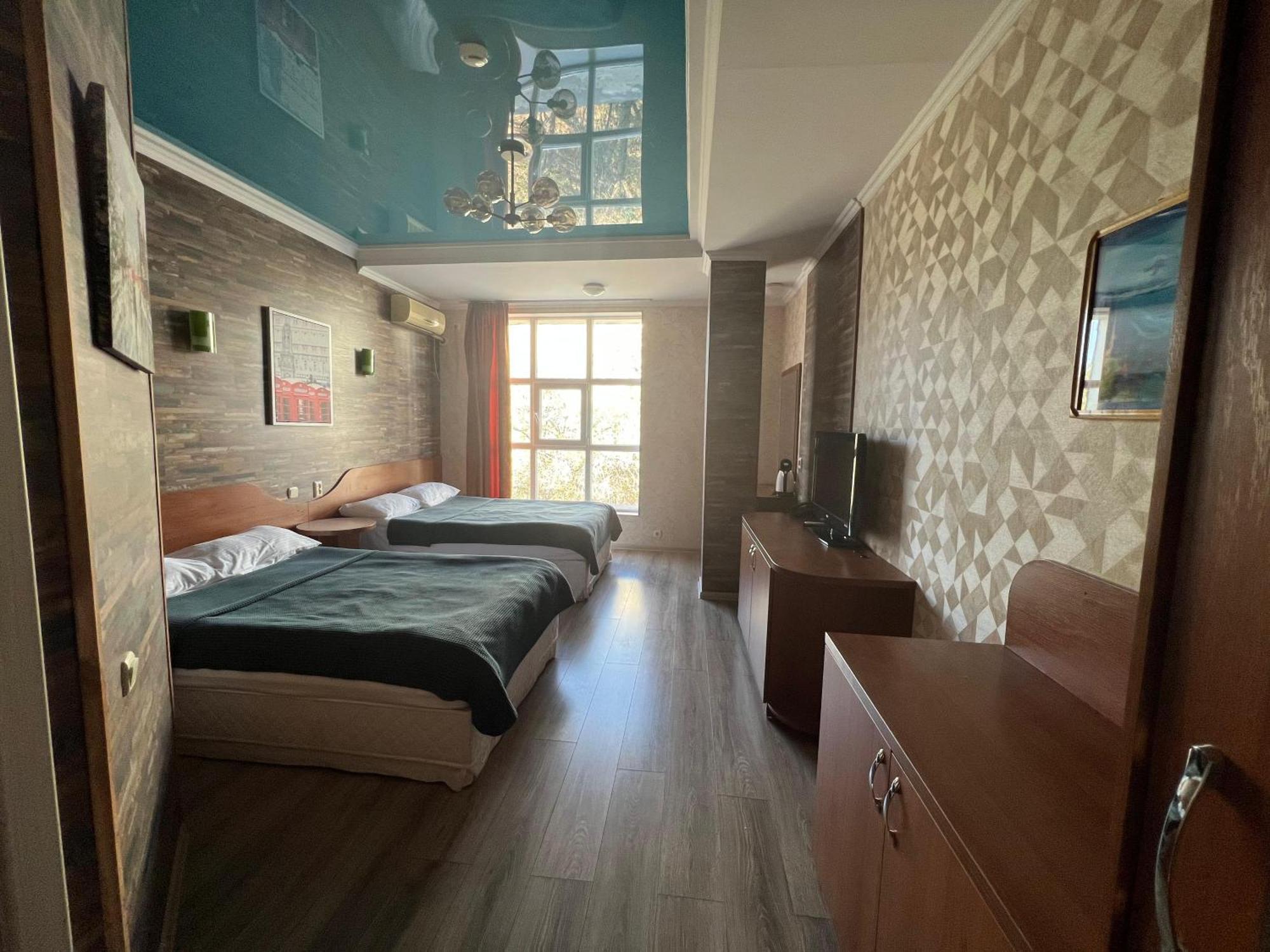 Three Dolphins Hotel Aktau  Extérieur photo