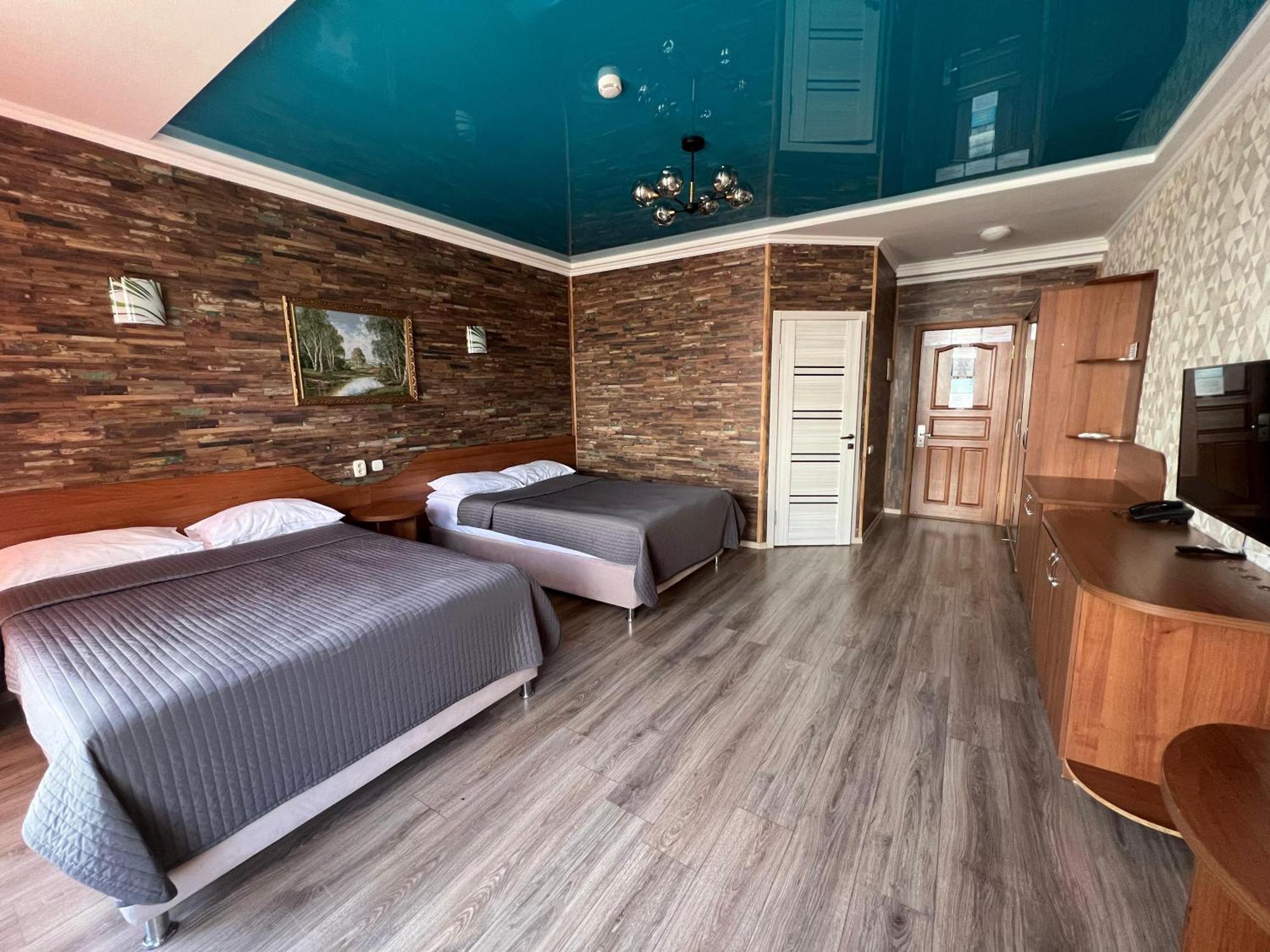 Three Dolphins Hotel Aktau  Extérieur photo
